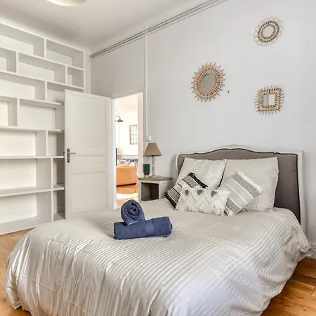 Vila Big House - Parking Privee - Piscine - Wifi - Equipee *