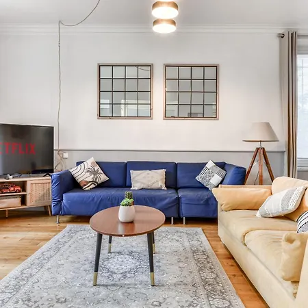 Big House - Parking Privee - Piscine - Wifi - Equipee *