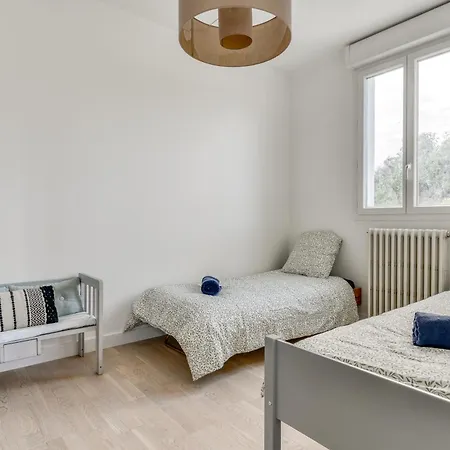 Vila Big House - Parking Privee - Piscine - Wifi - Equipee