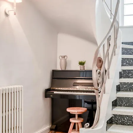 Big House - Parking Privee - Piscine - Wifi - Equipee